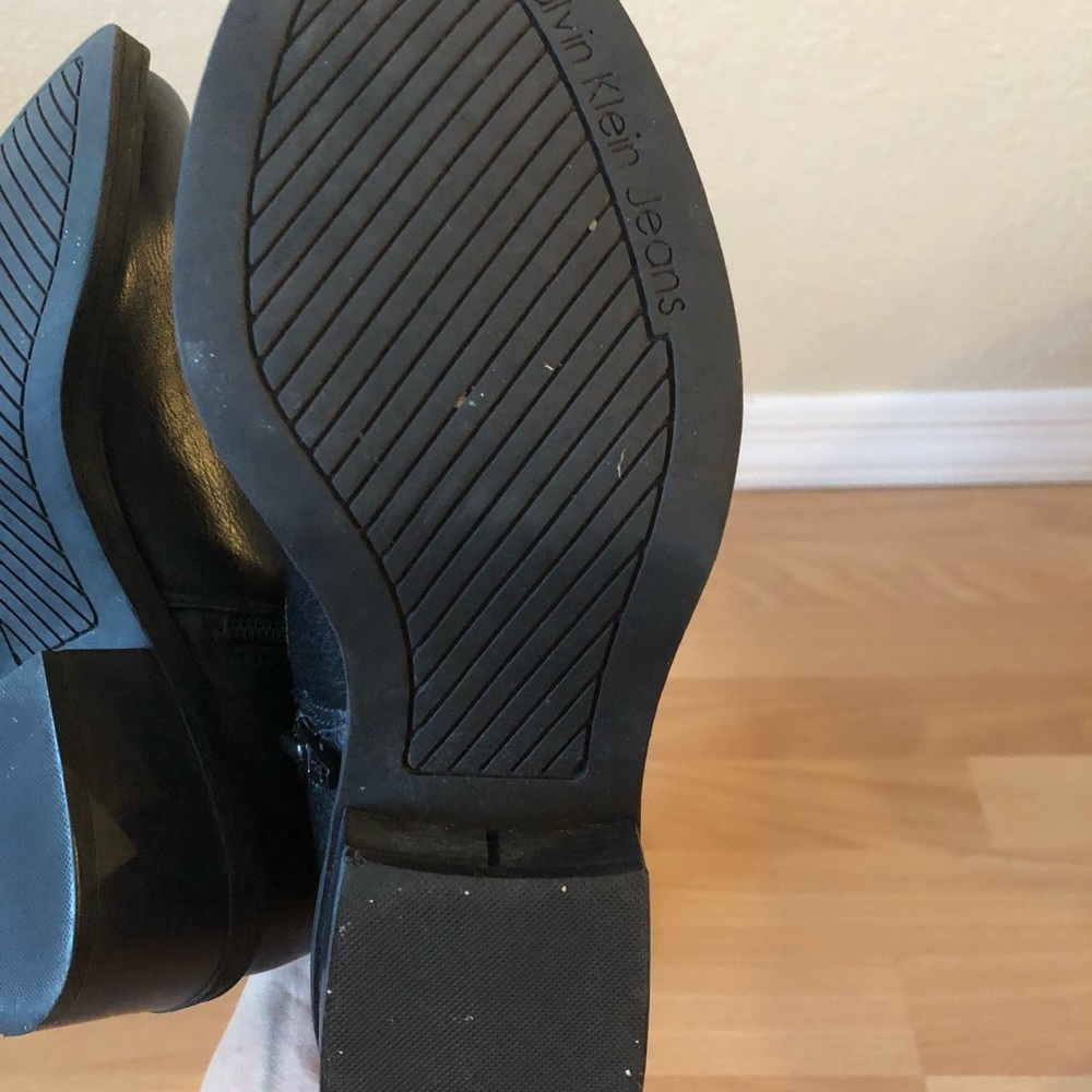{Calvin Klein Jeans}- Size 7.5- Raelin 2 Boots - Picture 3 of 4
